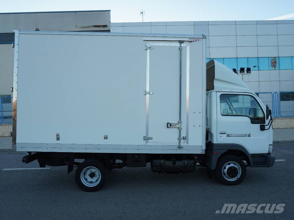 Nissan CABSTAR 120 ¡¡¡SOLO 65.000 KMS!!! Camion Fourgon