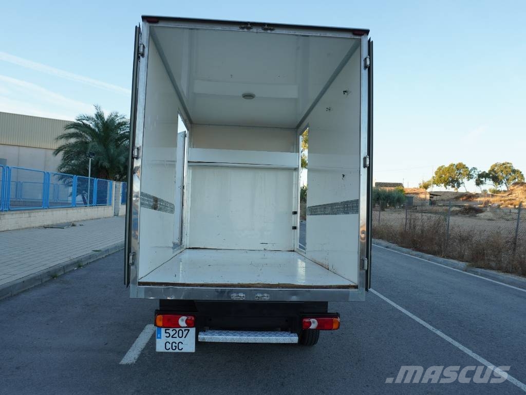 Nissan CABSTAR 120 ¡¡¡SOLO 65.000 KMS!!! Camion Fourgon