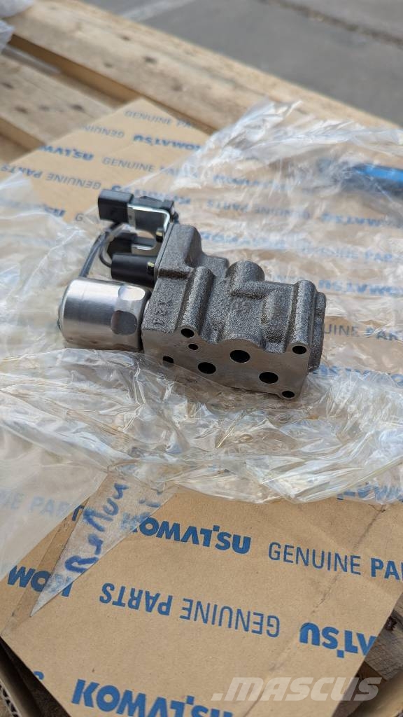 Komatsu VALVA ASSY 14X-15-00022 Hydraulics