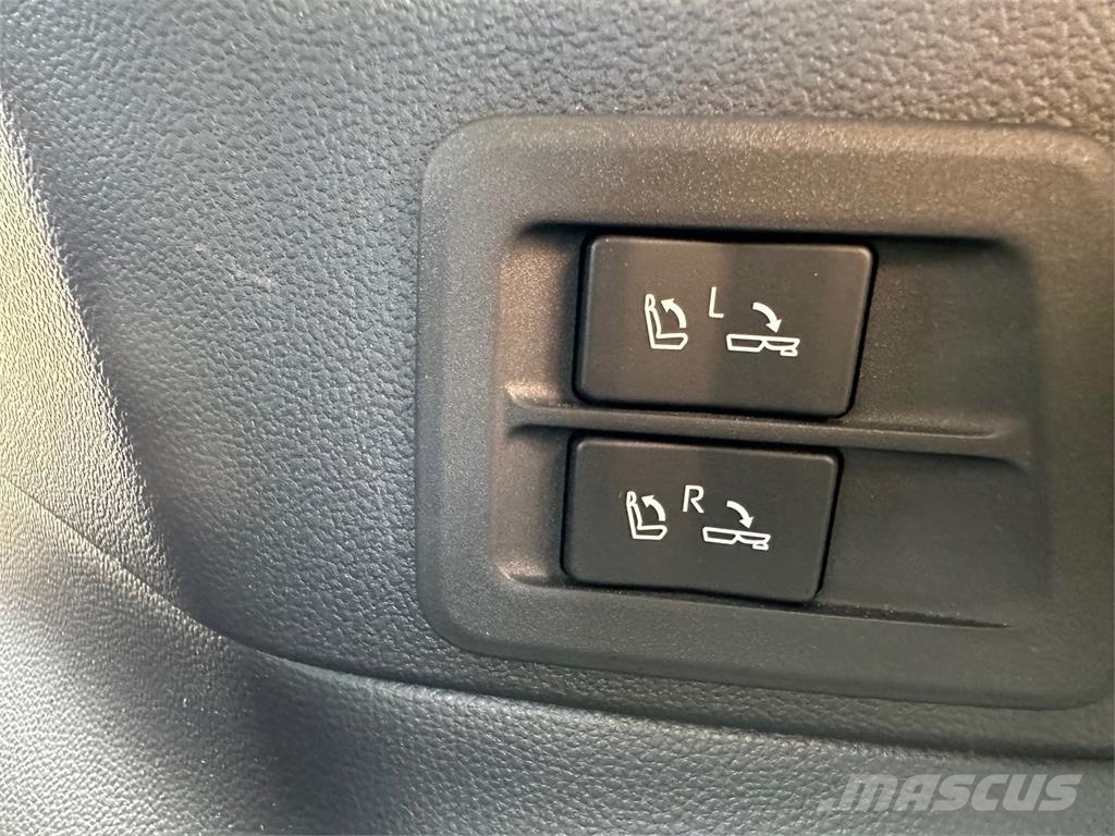 Toyota Land Cruiser VIN 466 Carros