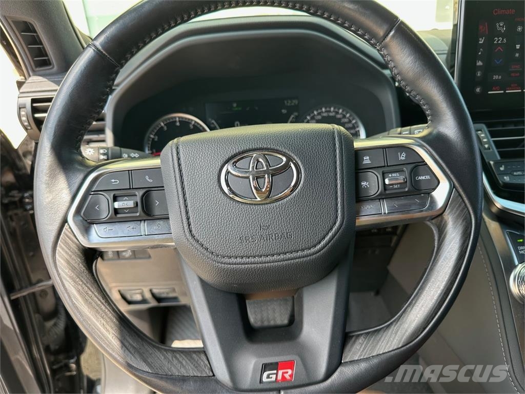 Toyota Land Cruiser VIN 466 Carros
