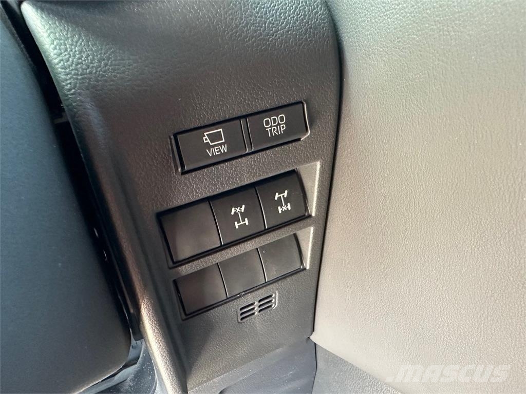 Toyota Land Cruiser VIN 466 Carros