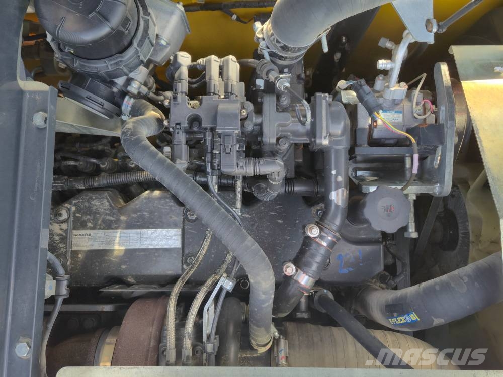 Komatsu PW 180-11 Pelle sur pneus
