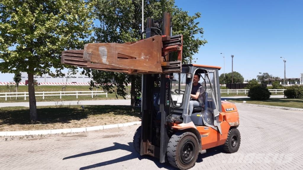Toyota 42-7 FD 40 - hvataljke Dizel forkliftler