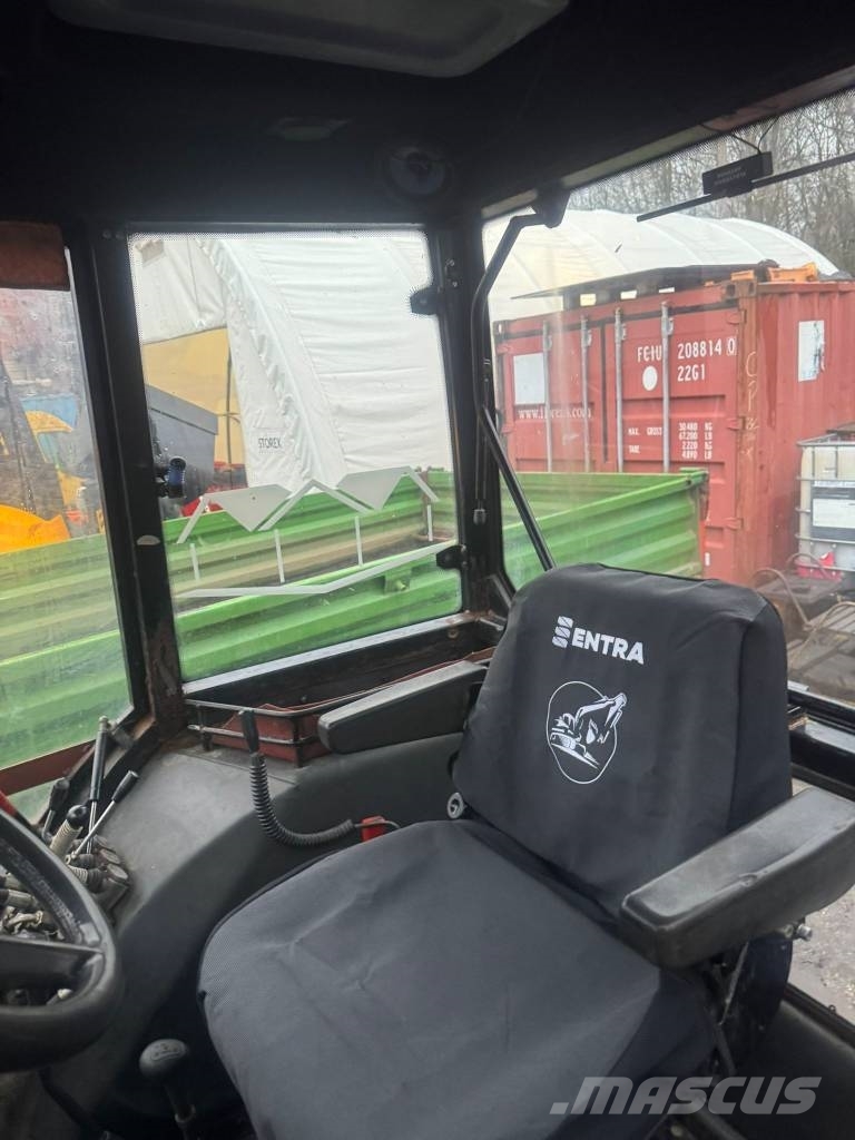 Farmtrac 675DT Трактори