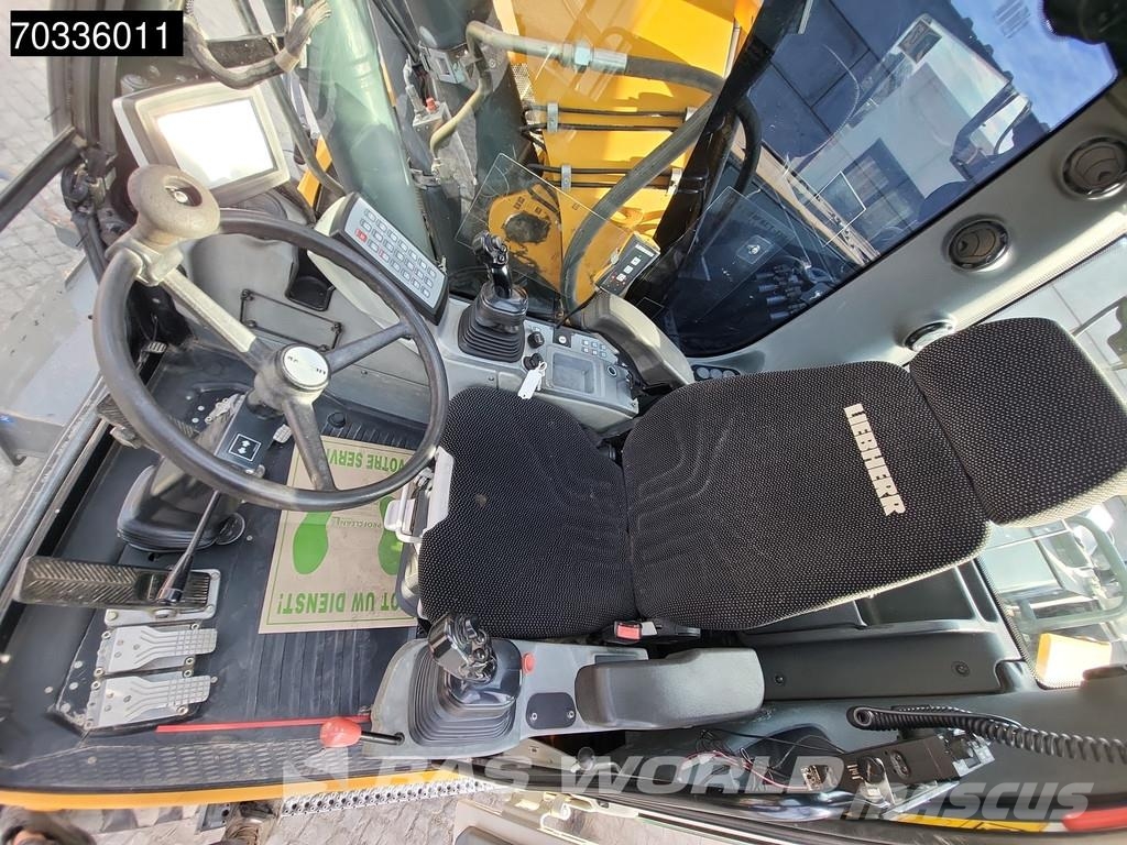 Liebherr A918 ホイール式油圧ショベル（パワーショベル・ユンボ・バックホー）