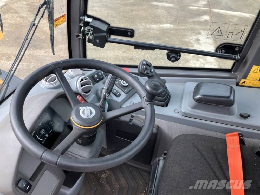 Volvo JL20H Electric Skid steer mini utovarivači