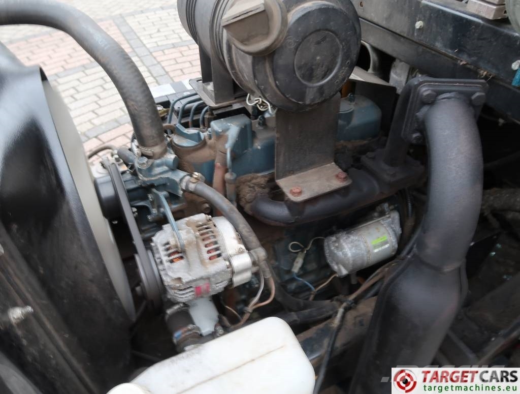 Toro LT3340 3-Gang Hydro 4WD Cylinder Reel Mower Traktorske kosilice