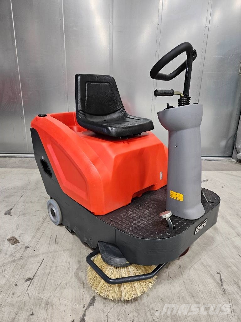 Hako Sweepmaster B800R Stroji za notranje pometanje