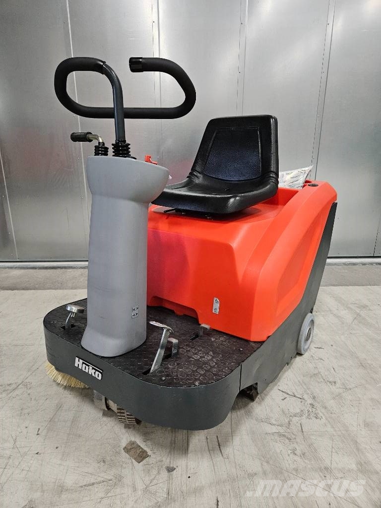 Hako Sweepmaster B800R Stroji za notranje pometanje