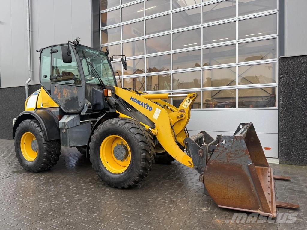 Komatsu WA100M-5 Iekrāvēji uz riteņiem