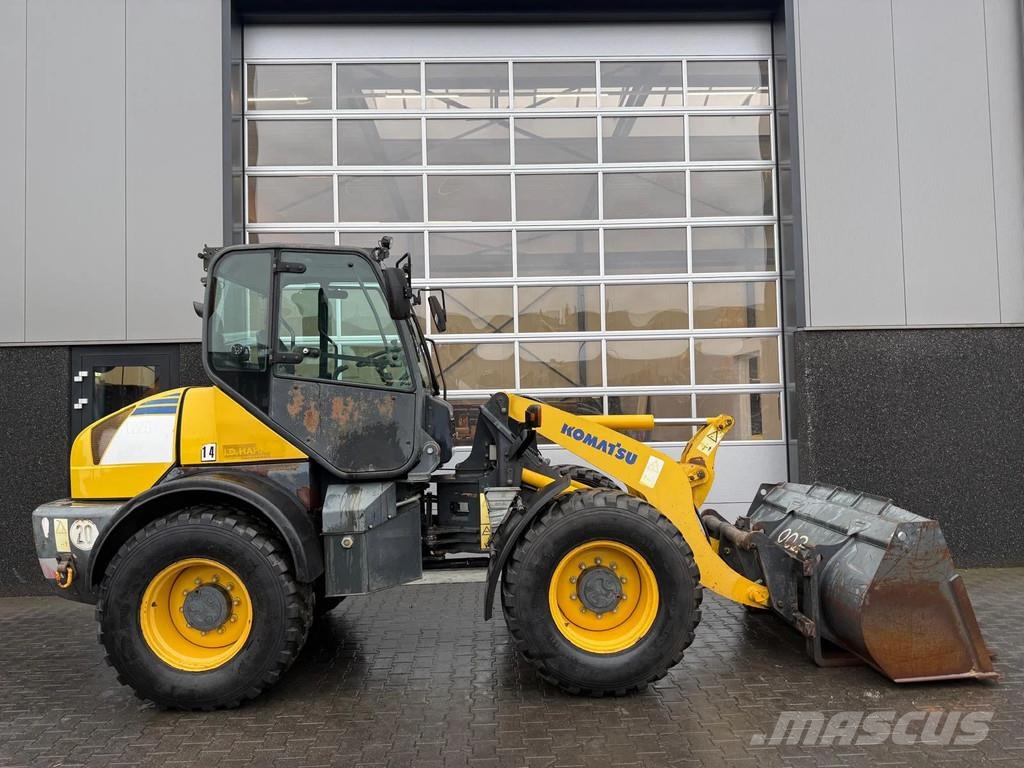 Komatsu WA100M-5 Iekrāvēji uz riteņiem