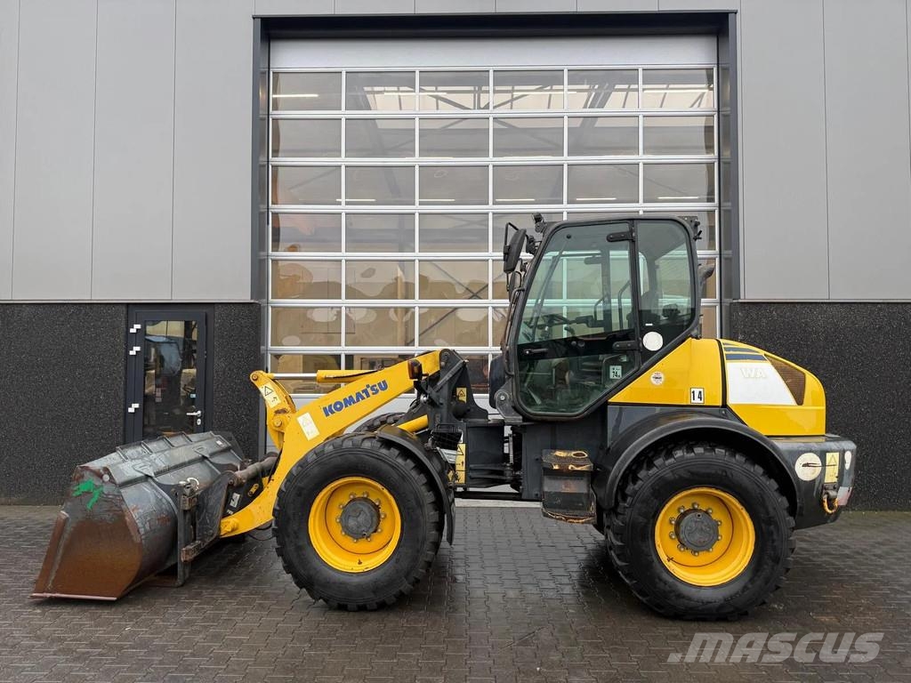 Komatsu WA100M-5 Iekrāvēji uz riteņiem