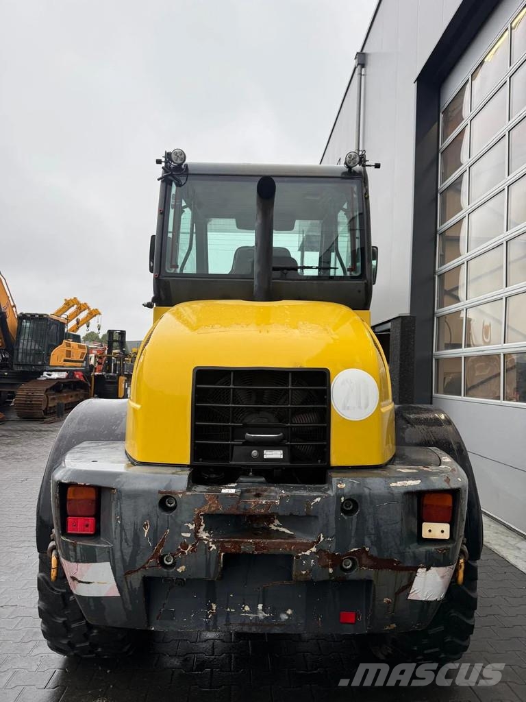 Komatsu WA100M-5 Iekrāvēji uz riteņiem