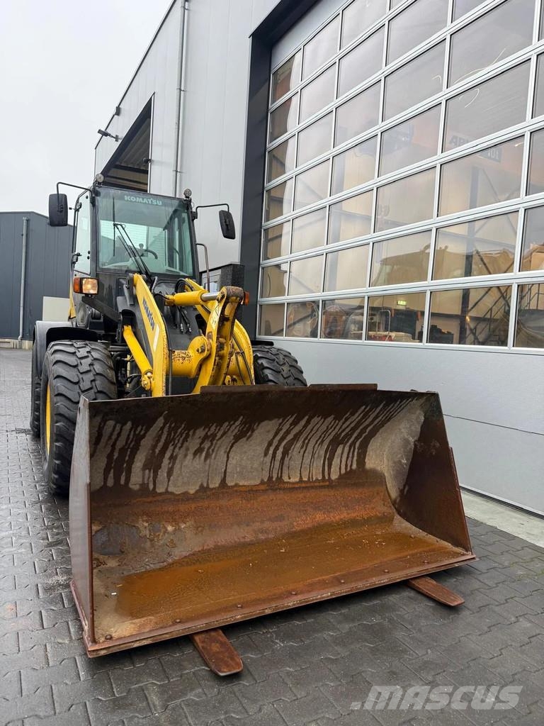 Komatsu WA100M-5 Iekrāvēji uz riteņiem