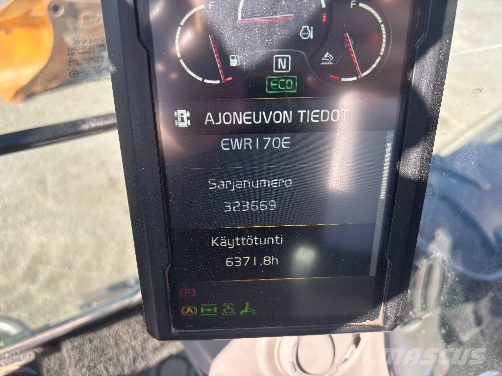 Volvo EWR 170 E / Pyörittäjä, Kärry, 2 kauhaa, Stage V Pyöräkaivukoneet