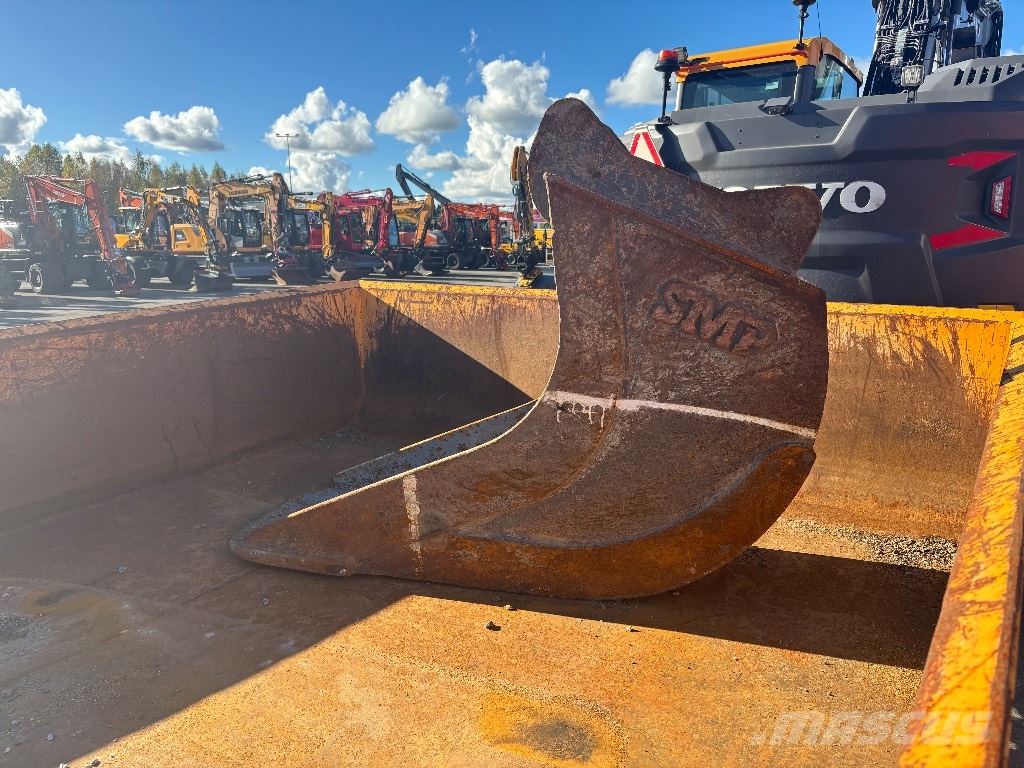 Volvo EWR 170 E / Pyörittäjä, Kärry, 2 kauhaa, Stage V Pyöräkaivukoneet