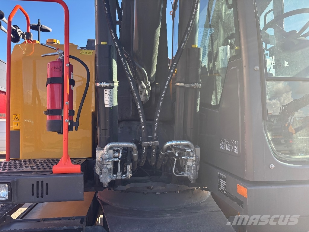 Volvo EWR 170 E / Pyörittäjä, Kärry, 2 kauhaa, Stage V Pyöräkaivukoneet