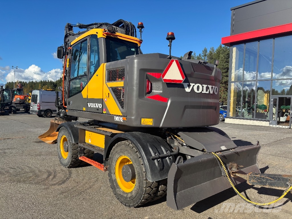 Volvo EWR 170 E / Pyörittäjä, Kärry, 2 kauhaa, Stage V Pyöräkaivukoneet