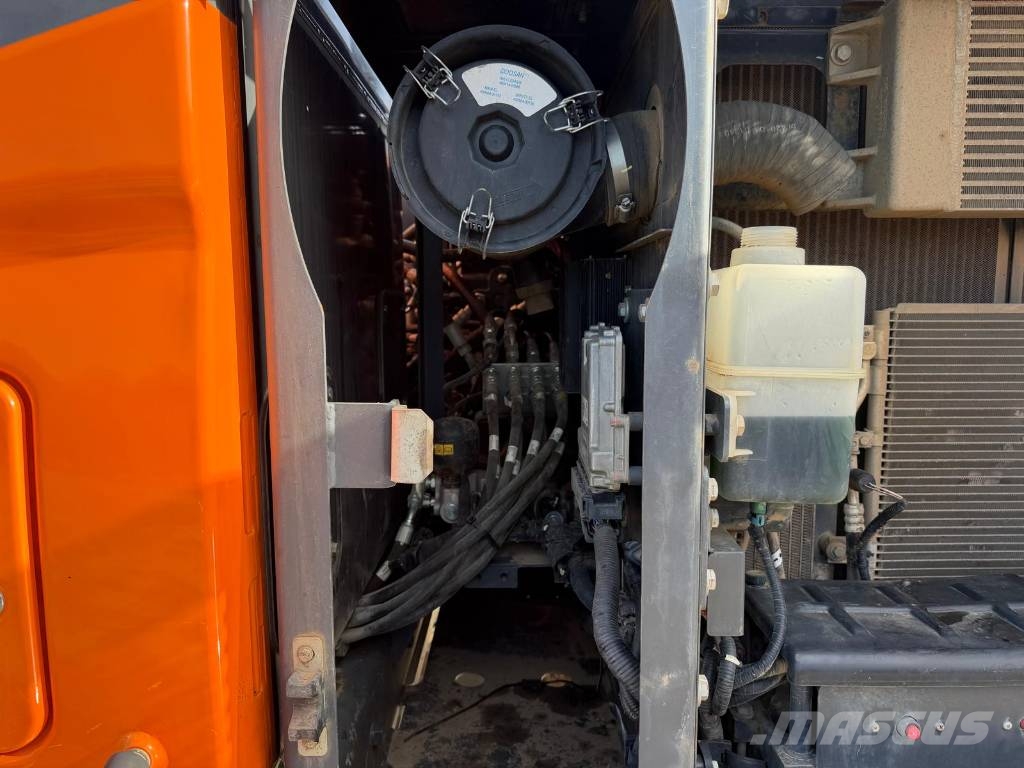 Doosan DX 140 LC-7 Crawler excavators