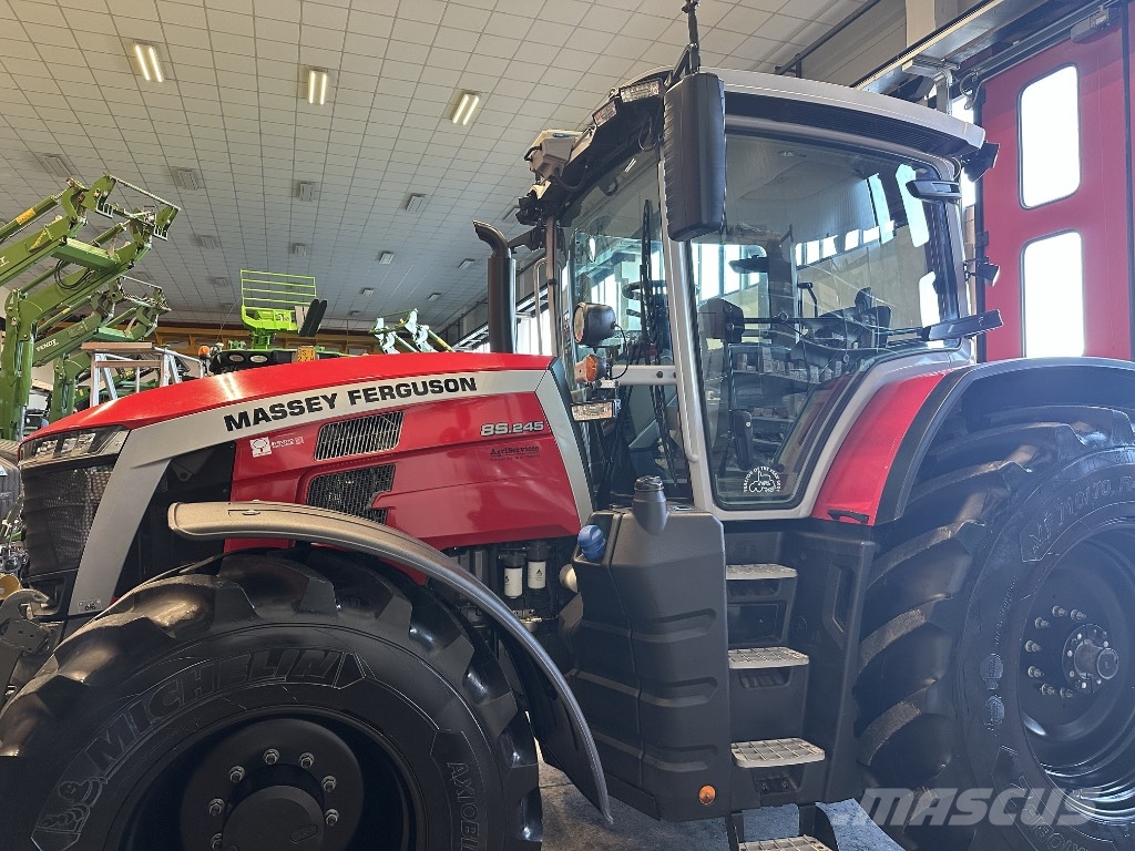 Massey Ferguson 8S.245 Traktörler