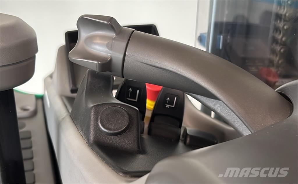 Mitsubishi SBR16N2I Ajettavat pinoamisvaunut
