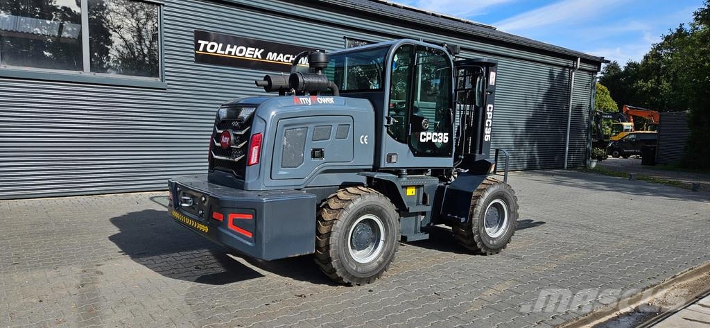 Wolf CPC 35 ruwterrein heftruck Rough terrain trucks