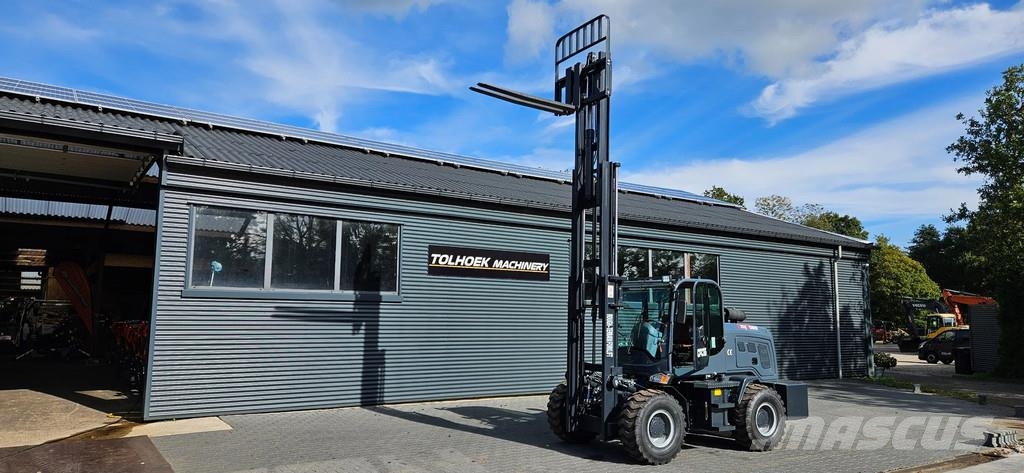Wolf CPC 35 ruwterrein heftruck Rough terrain trucks