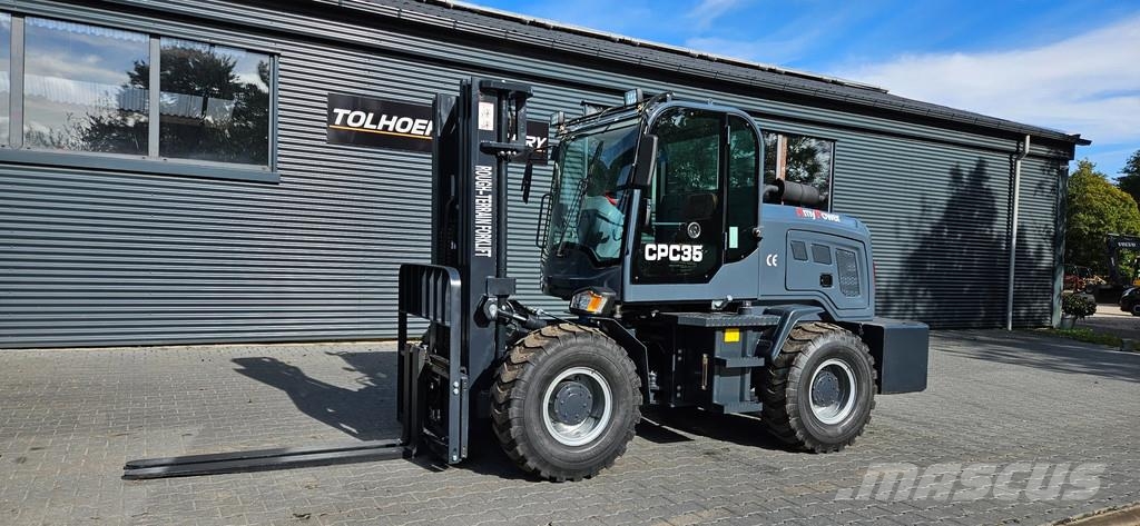 Wolf CPC 35 ruwterrein heftruck Rough terrain trucks