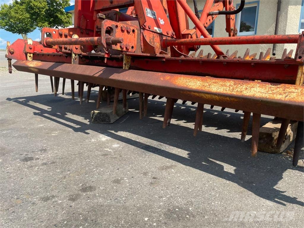 Krone KES100/3000 Rotorkopeggen / rototillers