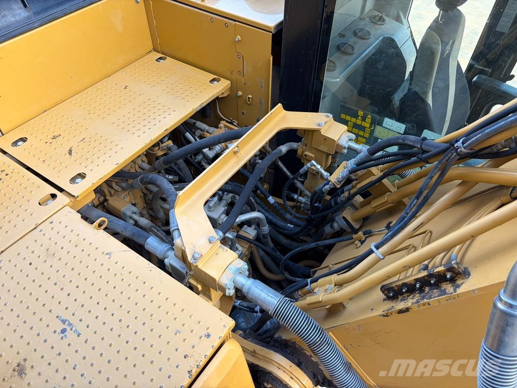 CAT 320FL Bagri goseničarji