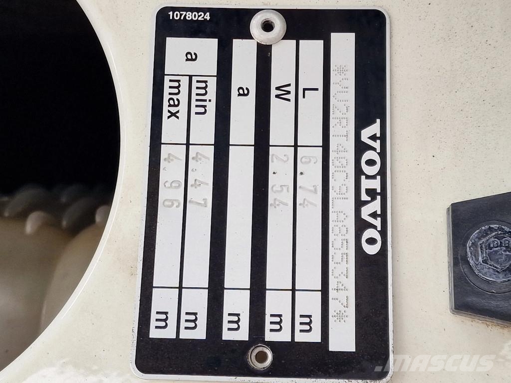 Volvo FH 13.500 Globetrotter XL 6x2 - Full air - Leather Седельные тягачи