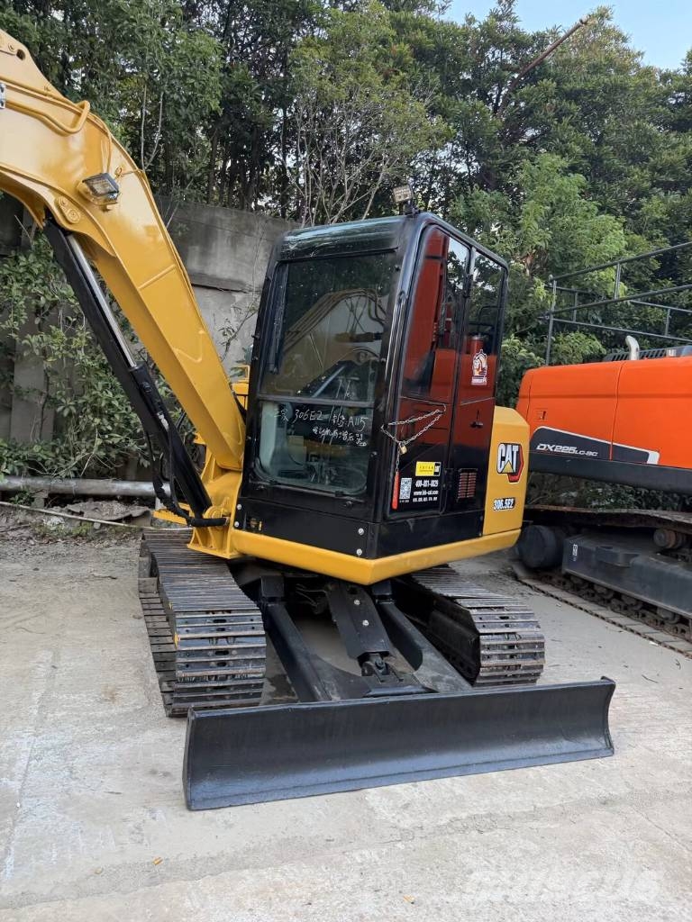 CAT 306.5E 3000 units excavators in stock Mini excavators < 7t (Mini diggers)