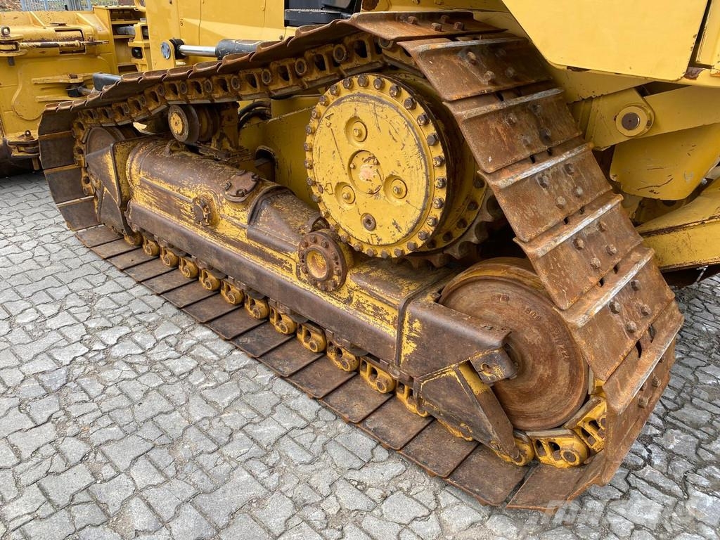 CAT D6N XL . Bulldozer