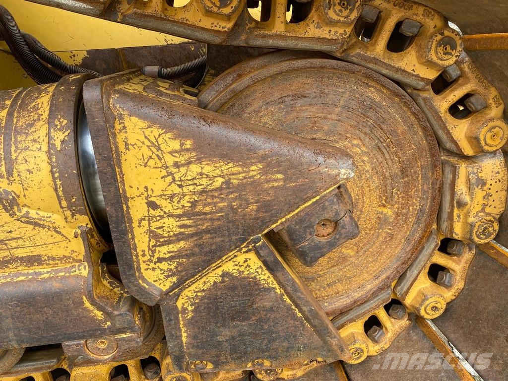 CAT D6N XL . Bulldozer