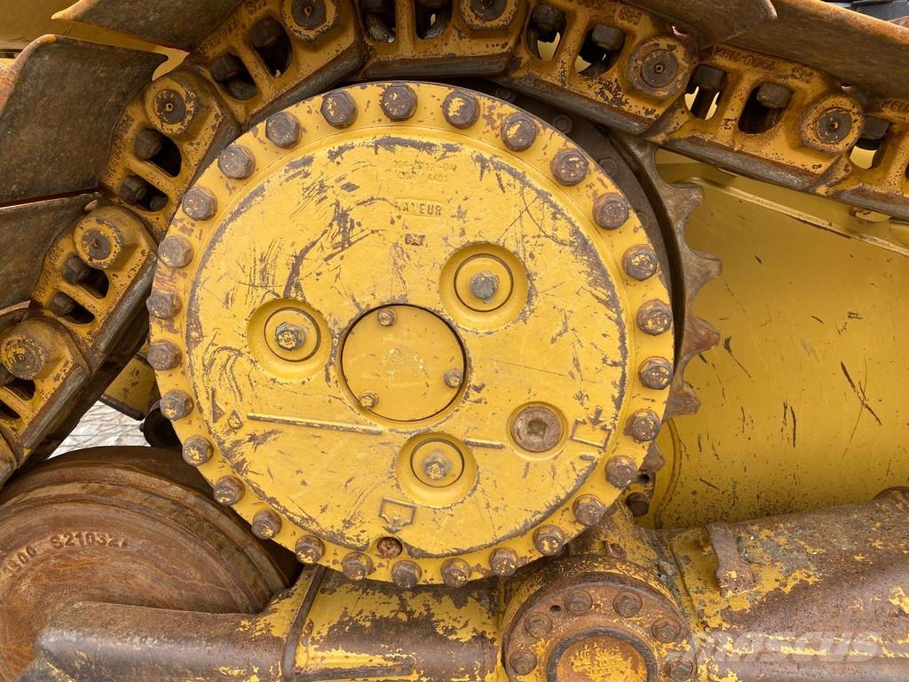 CAT D6N XL . Bulldozer