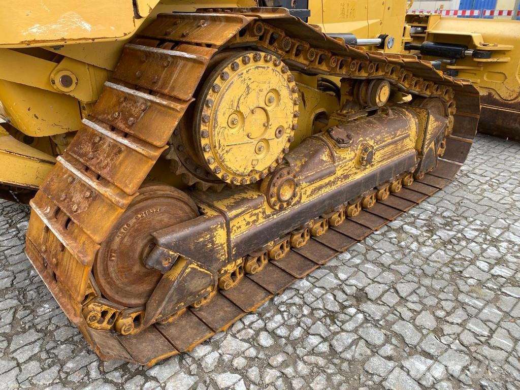 CAT D6N XL . Bulldozer
