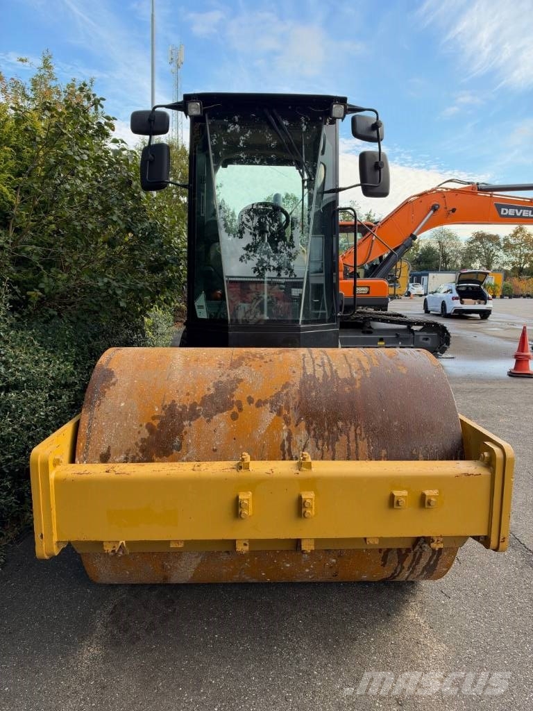CAT CS 44 B Κύλινδροι με επίσωτρα με αέρα