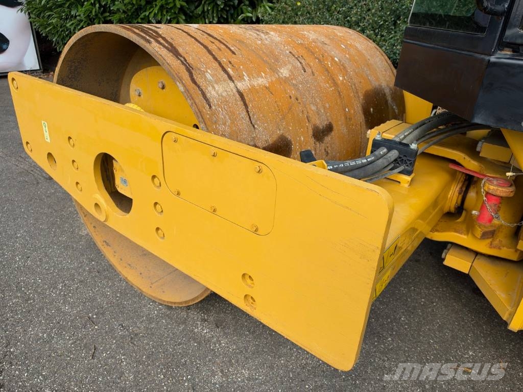 CAT CS 44 B Κύλινδροι με επίσωτρα με αέρα