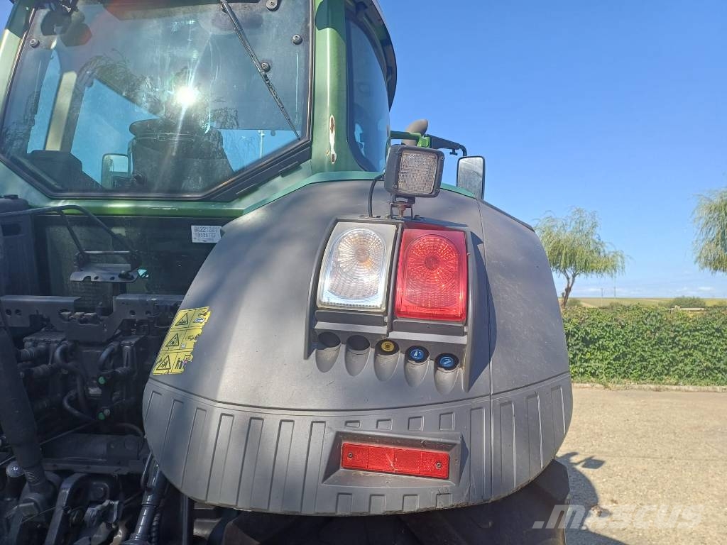 Fendt 828 Profi Plus Tractoren
