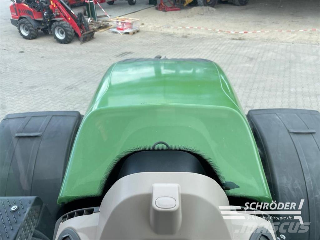 Fendt 724 VARIO S4 PROFI PLUS Tractors