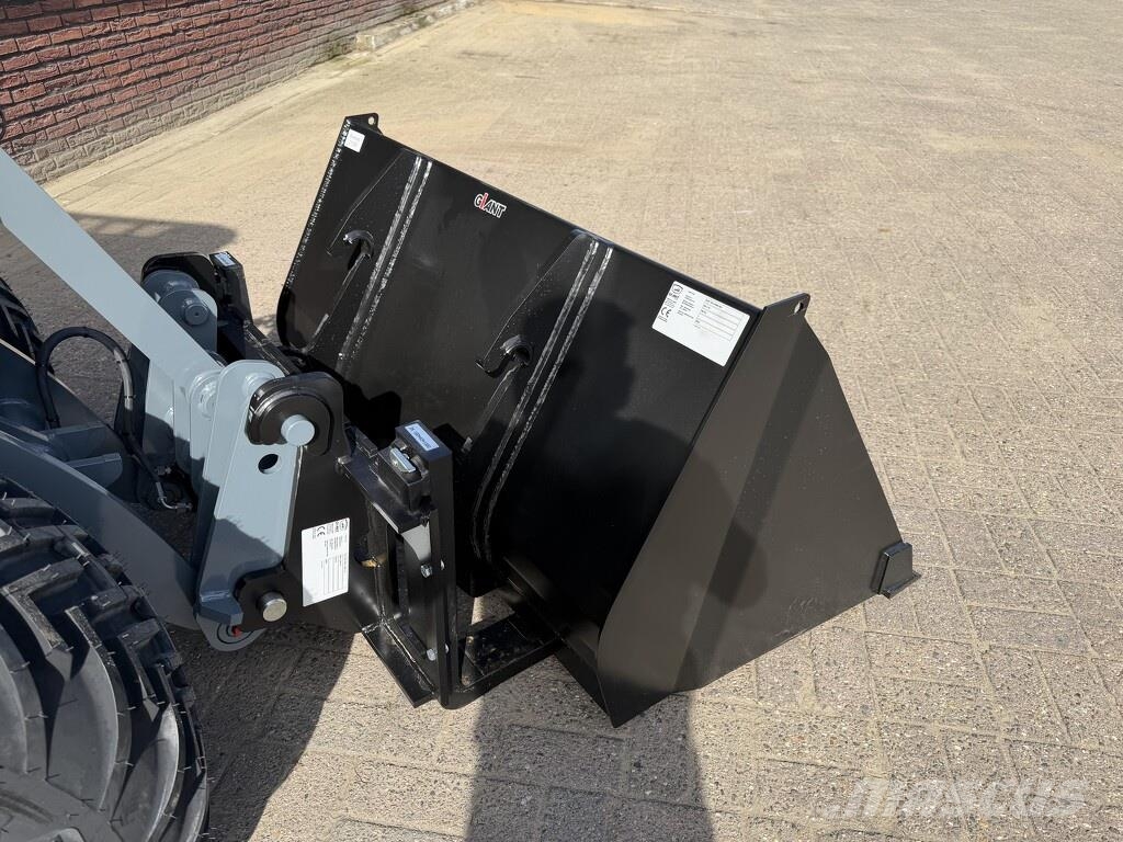 GiANT G2700 X-TRA HD + minishovel prijs vriendelijk €725 Wheel loaders