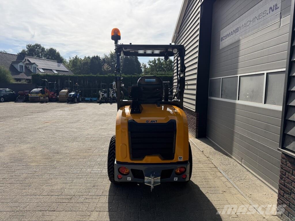 GiANT G2700 X-TRA HD + minishovel prijs vriendelijk €725 Wheel loaders