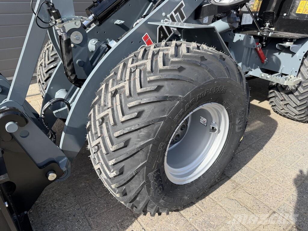 GiANT G2700 X-TRA HD + minishovel prijs vriendelijk €725 Wheel loaders