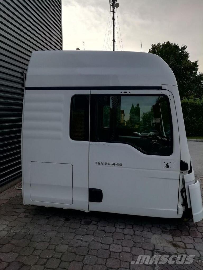 MAN TGX XLX EURO 5 Cabines e interior