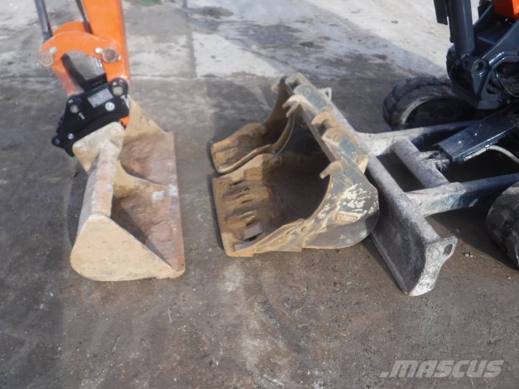 Hitachi ZX 33 U-6, 2023, Luton, Bedfordshire, United Kingdom