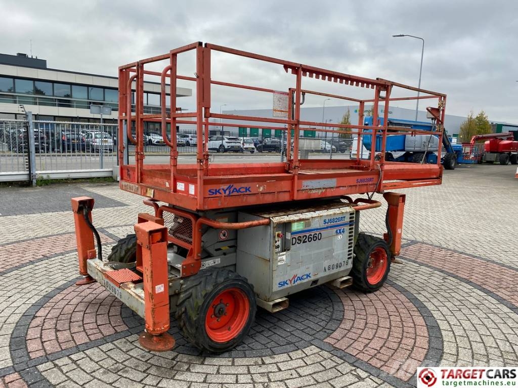 SkyJack SJ6826RT Diesel 4x4 Scissor Work Lift 992cm DEFECT Škarjaste dvižne ploščadi