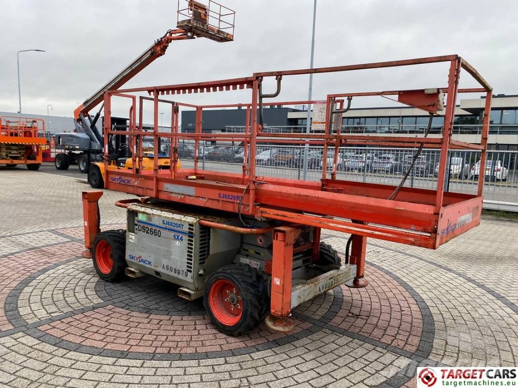 SkyJack SJ6826RT Diesel 4x4 Scissor Work Lift 992cm DEFECT Škarjaste dvižne ploščadi