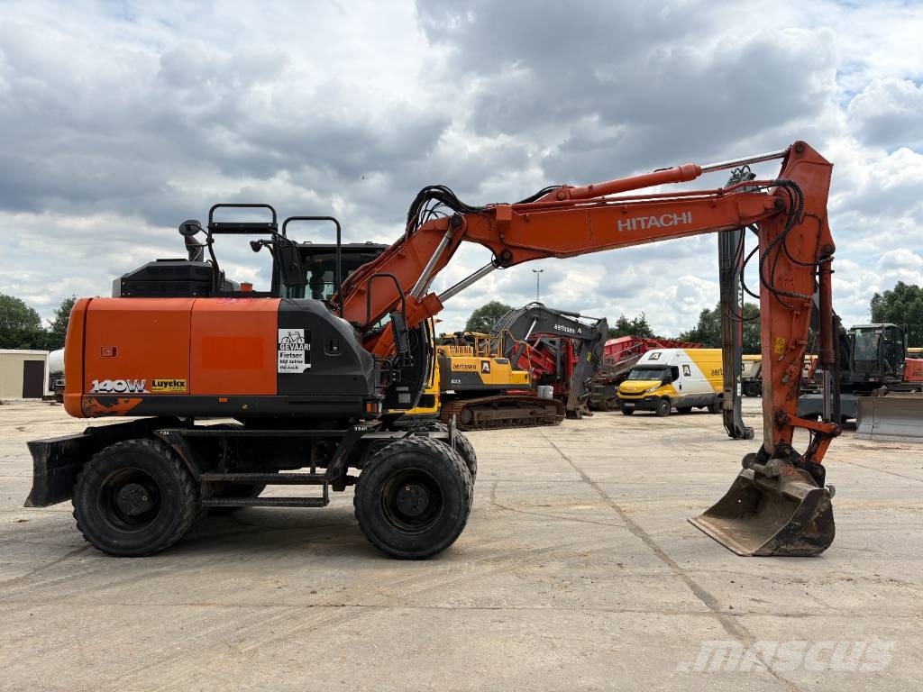 Hitachi ZX140W-6 (3 Pieces available) Pelle sur pneus