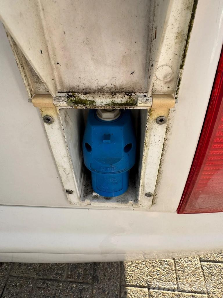 Volkswagen Passat **AMBULANCE-RETTUNGSWAGEN** Emergency vehicles
